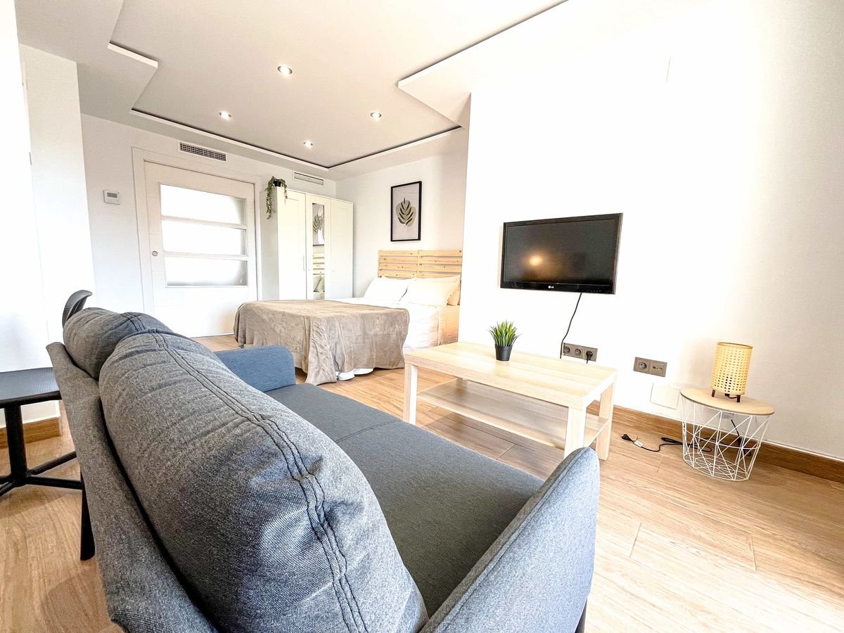 Habitación gestionada por Roomflow en Perchel, Málaga