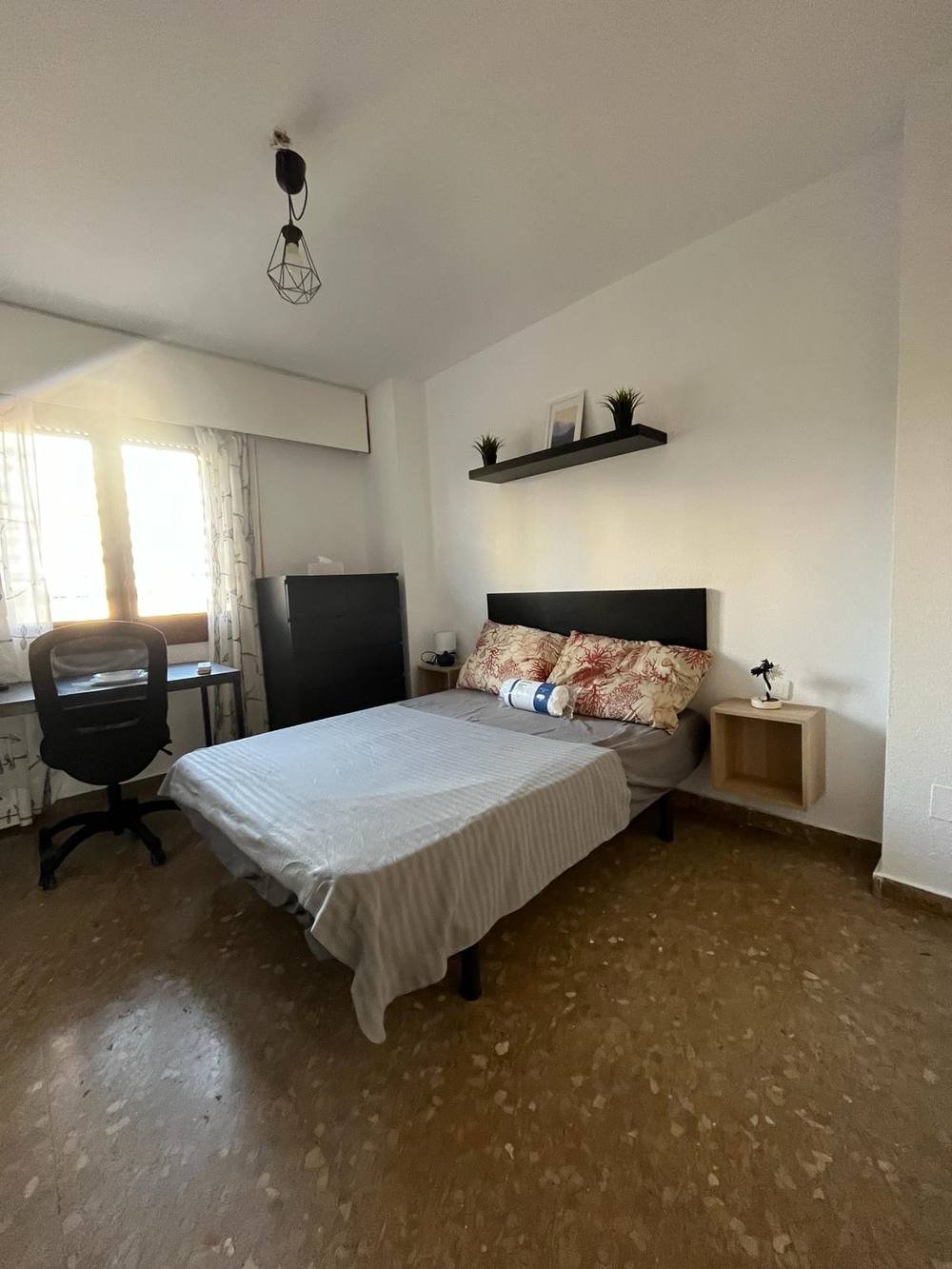 Habitación libre gestionada por Roomflow en Málaga
